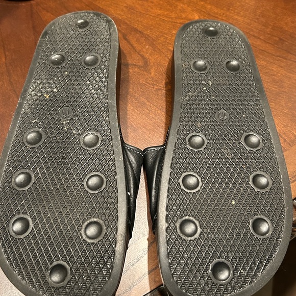 Excellent condition ADIDAS: NEIGHBORHOOD ADILETTE SLIDES (CORE BLACK) size 11 - Picture 6 of 7